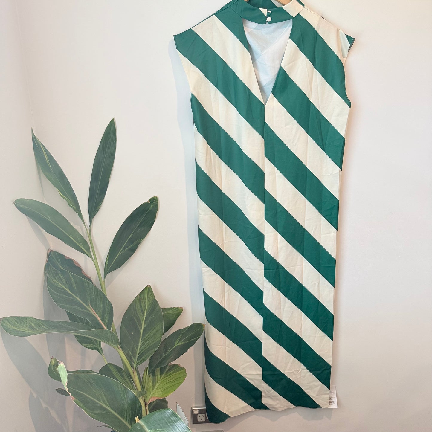 Asos design striped midi dress – green & white – size 12 - dresses top women’s apparel