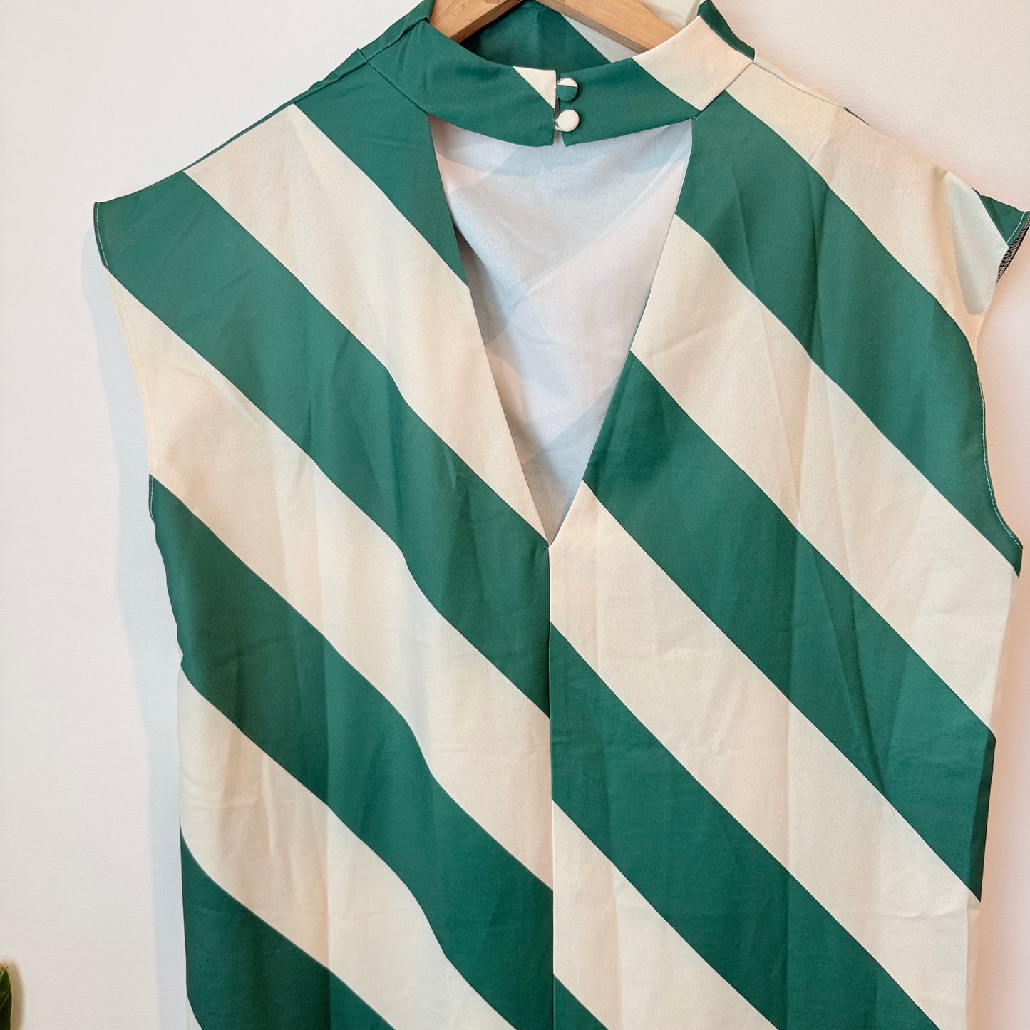 Asos design striped midi dress – green & white – size 12 - dresses top women’s apparel