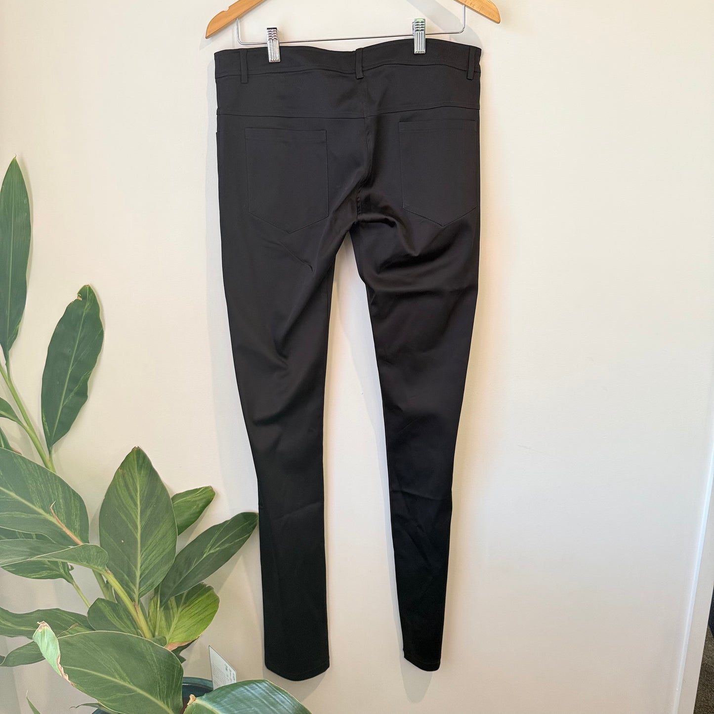 Andrea Moore Vault Black Pant - Size 12