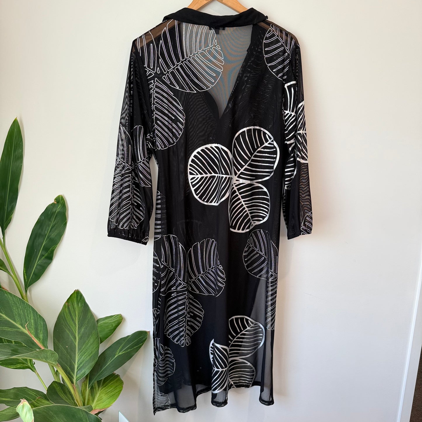 Coco & belle sheer shirt dress xl in black and white - cover ups condition: used - original photo - top - what’s new