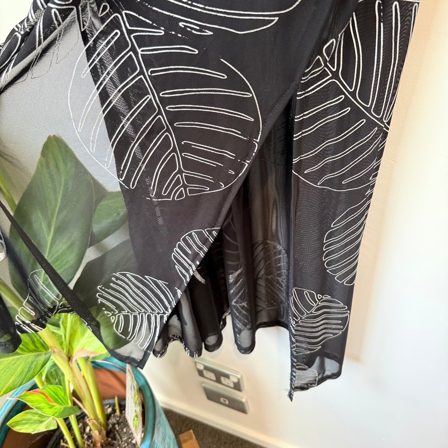 Coco & belle sheer shirt dress xl in black and white - cover ups condition: used - original photo - top - what’s new