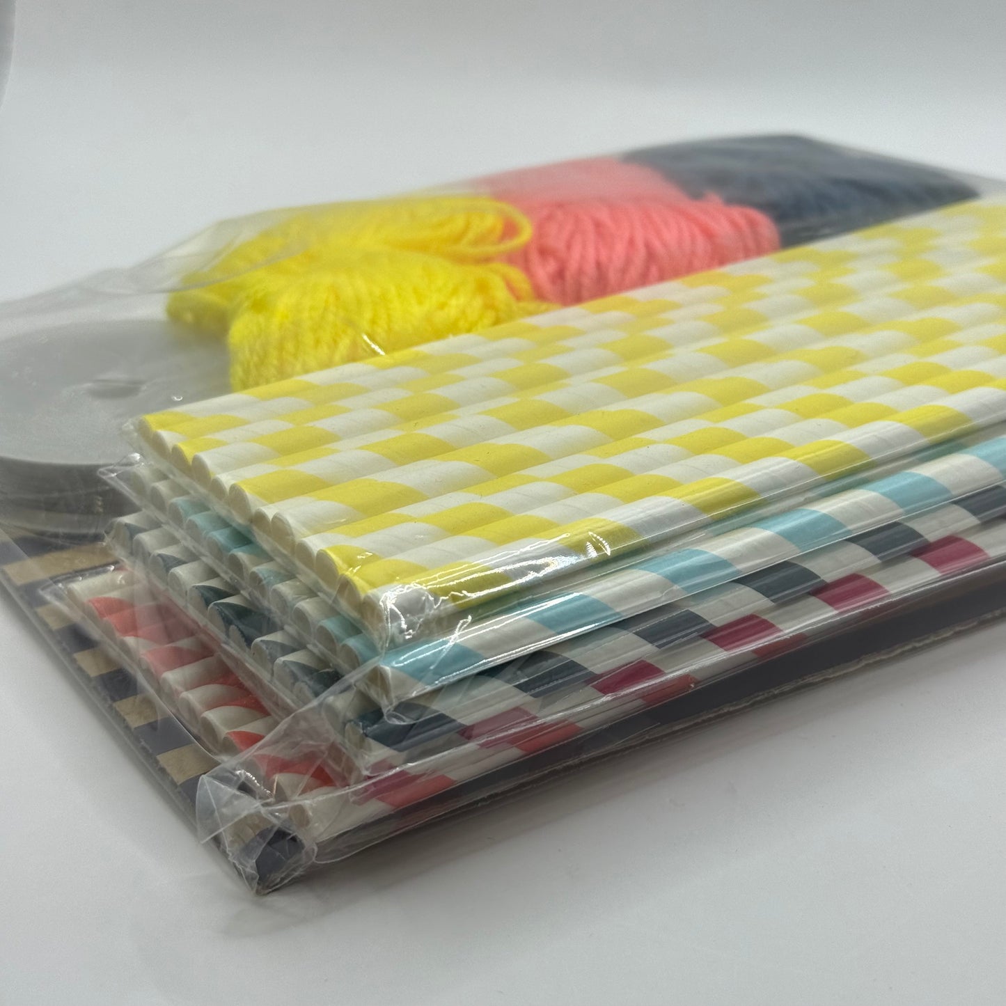 Craft kit - paper straws & yarn - toy craft kits original photo - what’s new toys