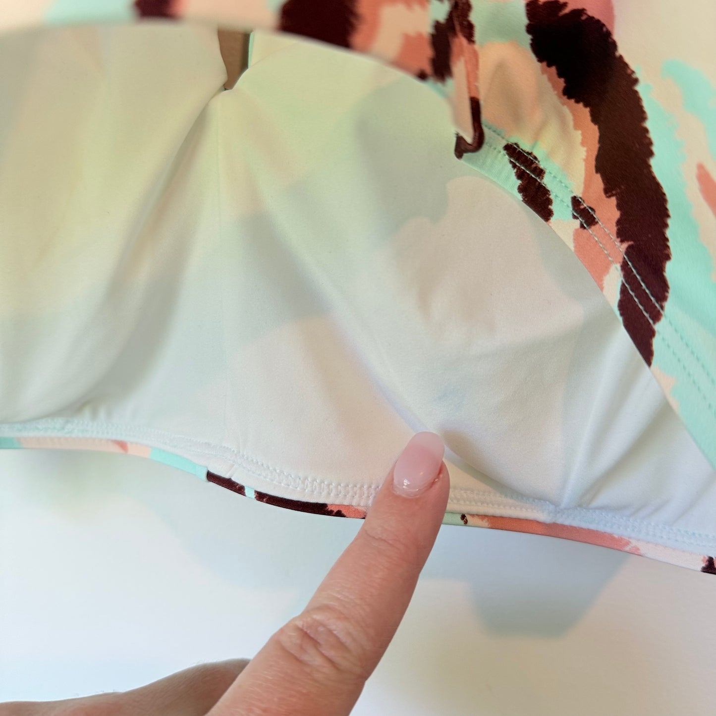 Cupshe Abstract Print High Neck Bikini Top – Size L