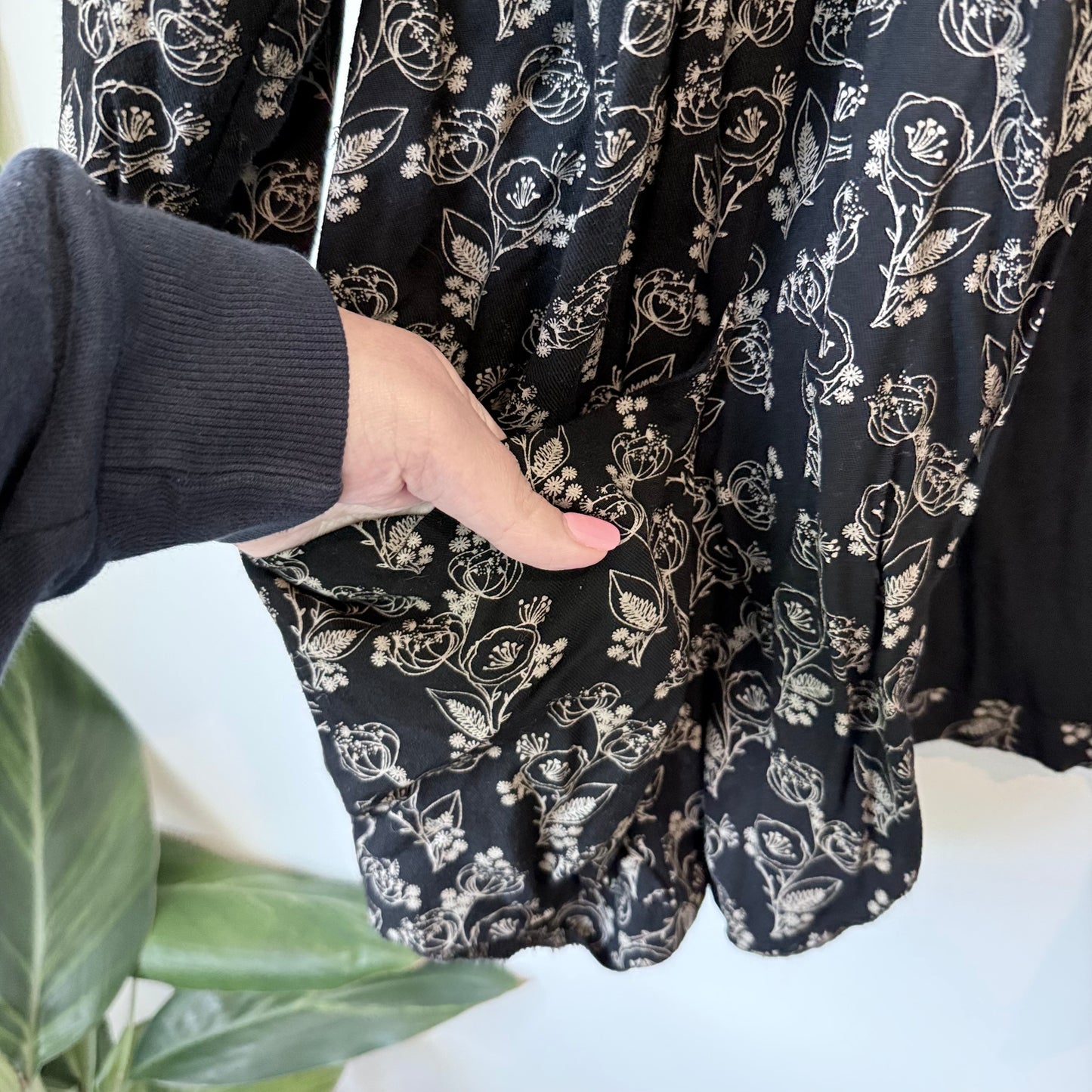 Ella J Black Label Floral Cardigan Blazer - Size 18