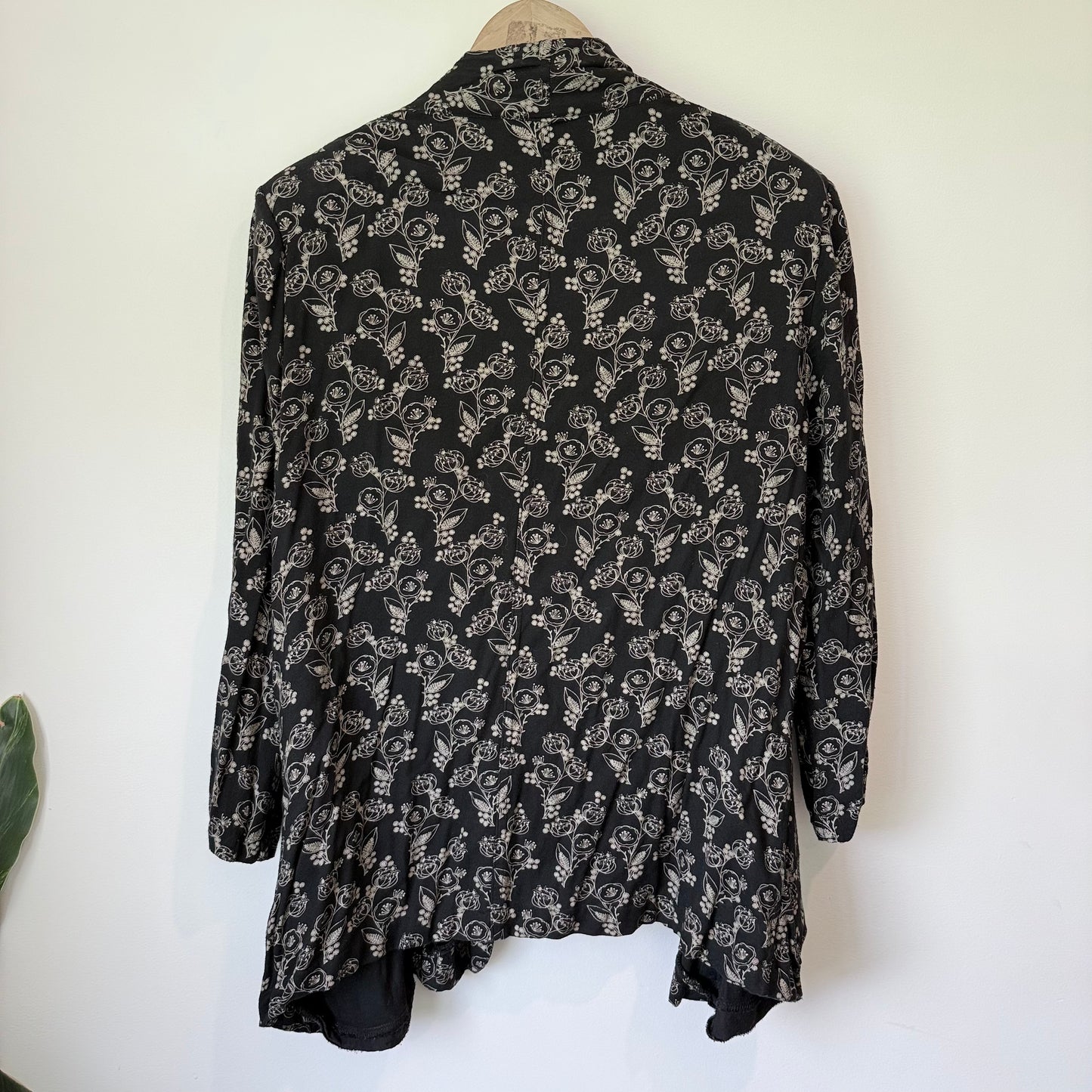 Ella J Black Label Floral Cardigan Blazer - Size 18