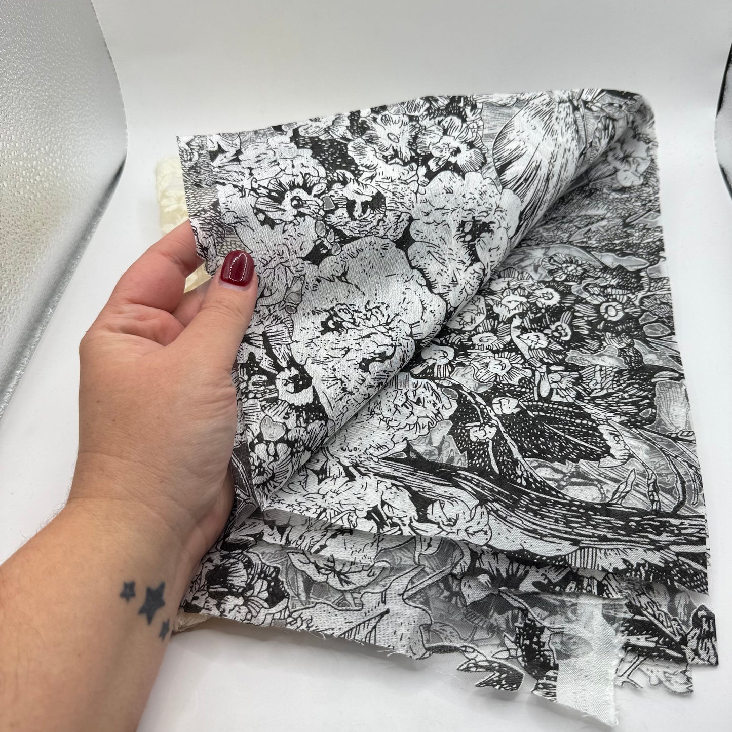 Assorted fabric remnant bundle – quilting & craft scraps - fabric original photo - what’s new crafts