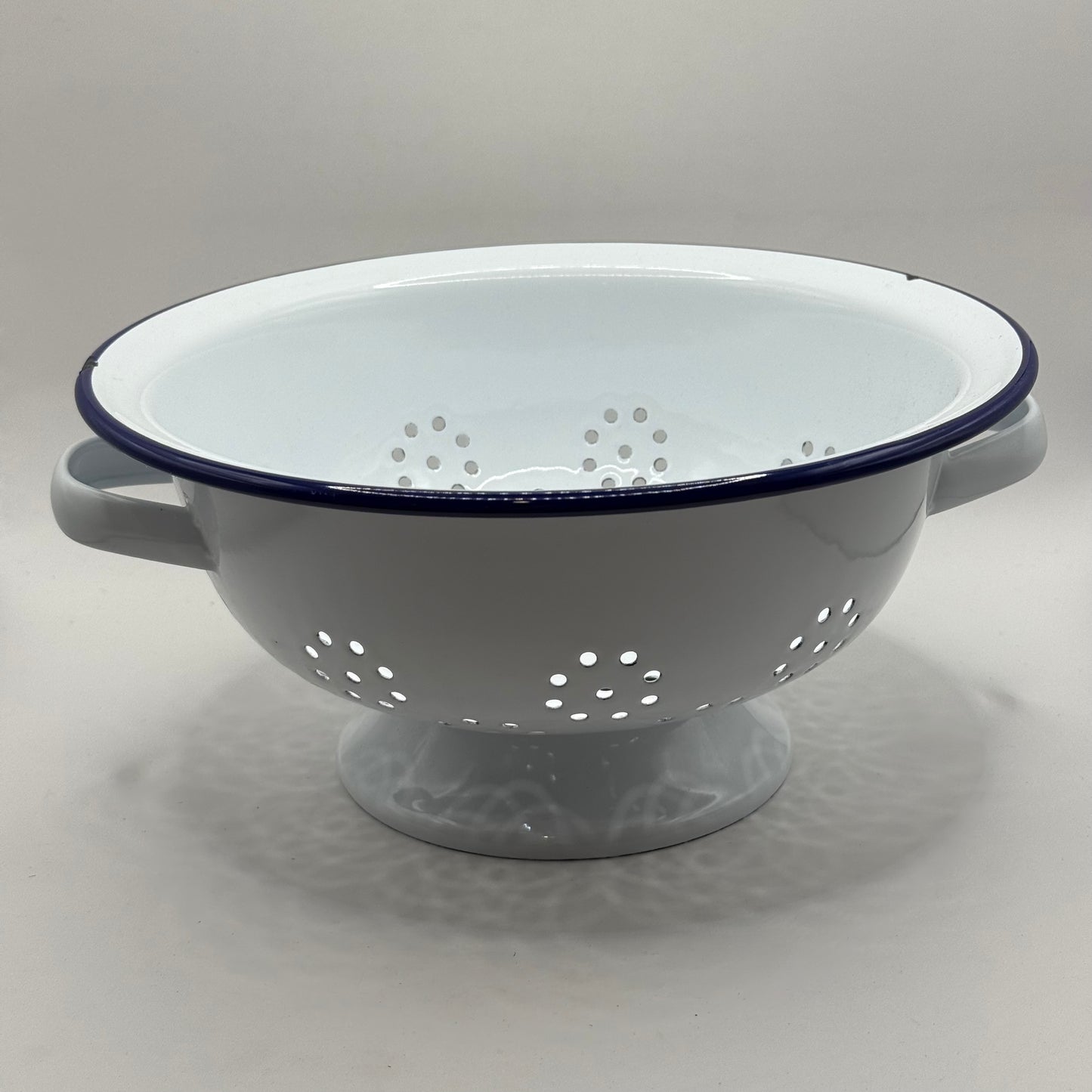 Falcon enamel colander - colanders original photo - what’s new home&living materials
