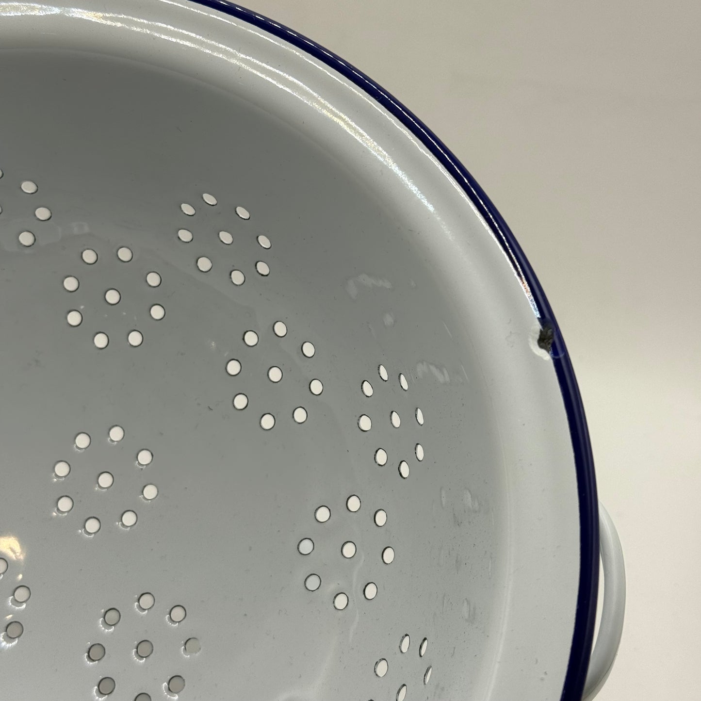 Falcon enamel colander - colanders original photo - what’s new home&living materials