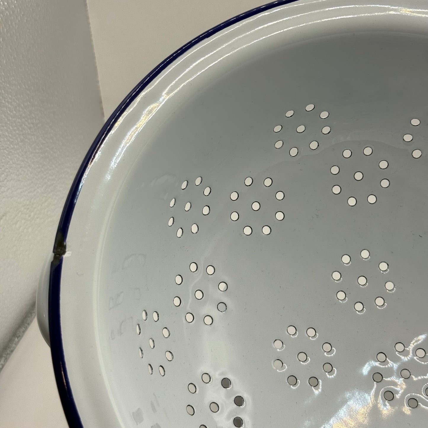 Falcon enamel colander - colanders original photo - what’s new home&living materials