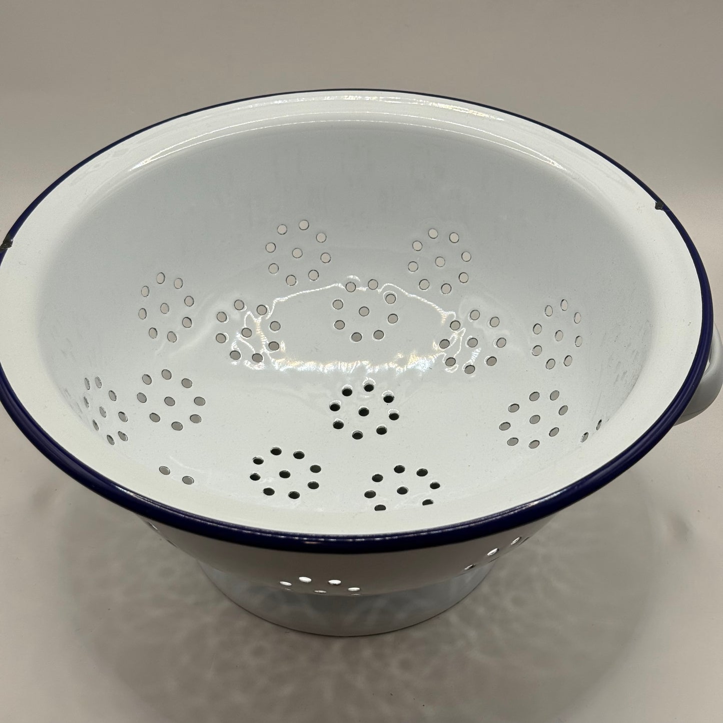 Falcon enamel colander - colanders original photo - what’s new home&living materials