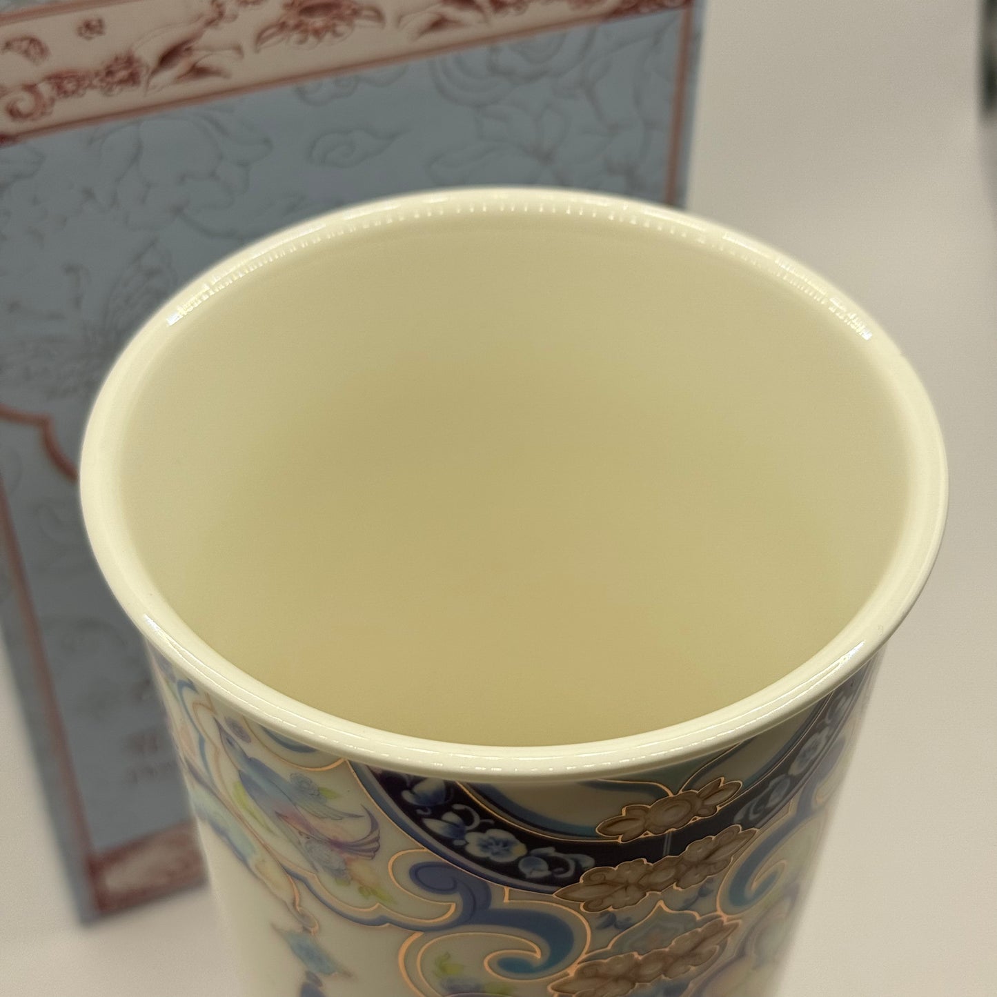 Flower Knows Butterfly Cloud Collar Ceramic Mug
