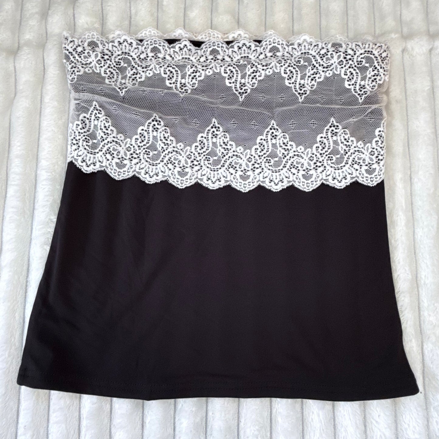 Gissons Lace Overlay Bandeau Top BlackWhite - Size M