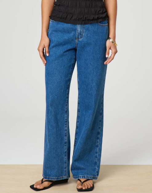 Glassons suzy mid wash jean - size 8 - jeans bottom women’s apparel