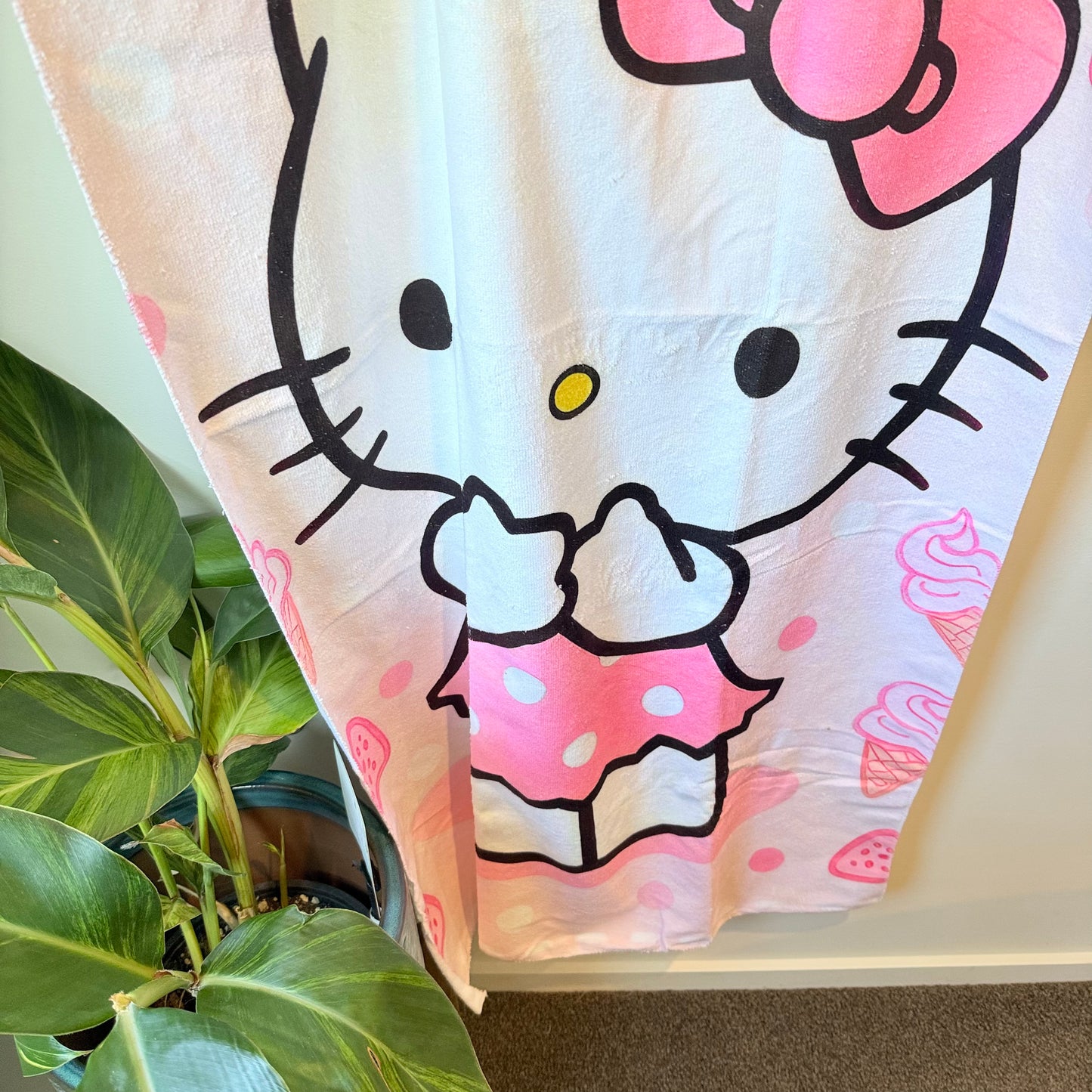 Hello kitty microfibre towel - pink - beach towels original photo - what’s new children’s apparel