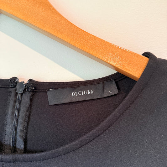 Decjuba Size M Black Long-Sleeve Fitted Dress