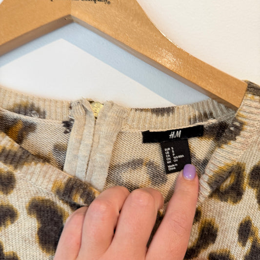 H & M Size L Leopard Print Sweater