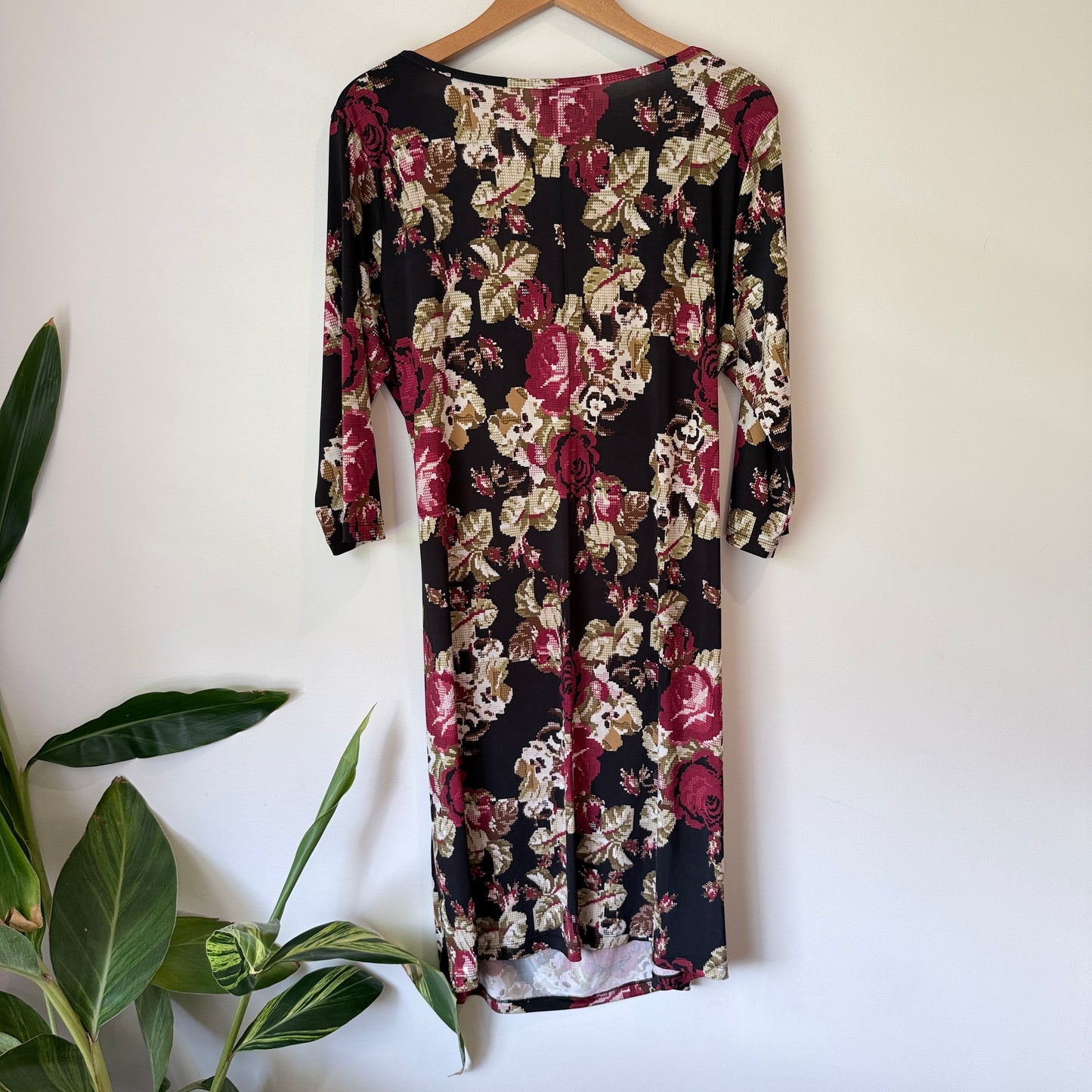 Worship Size U/Arm to U/Arm 52cm Floral Print Sheath Dress