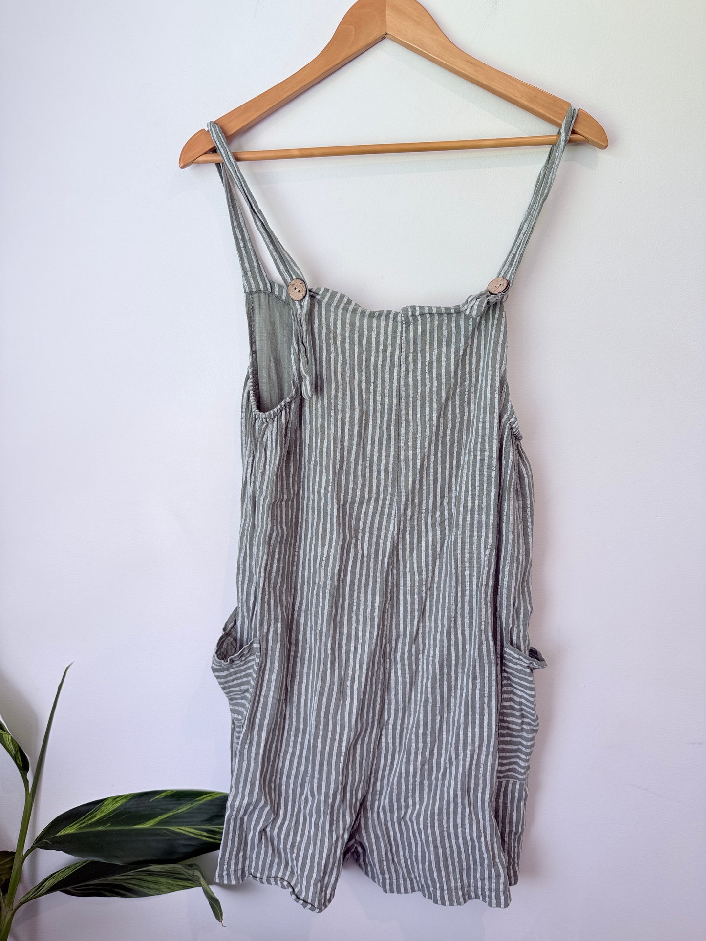 Brand Unknown Size U/Arm to U/Arm 42cm Striped Romper