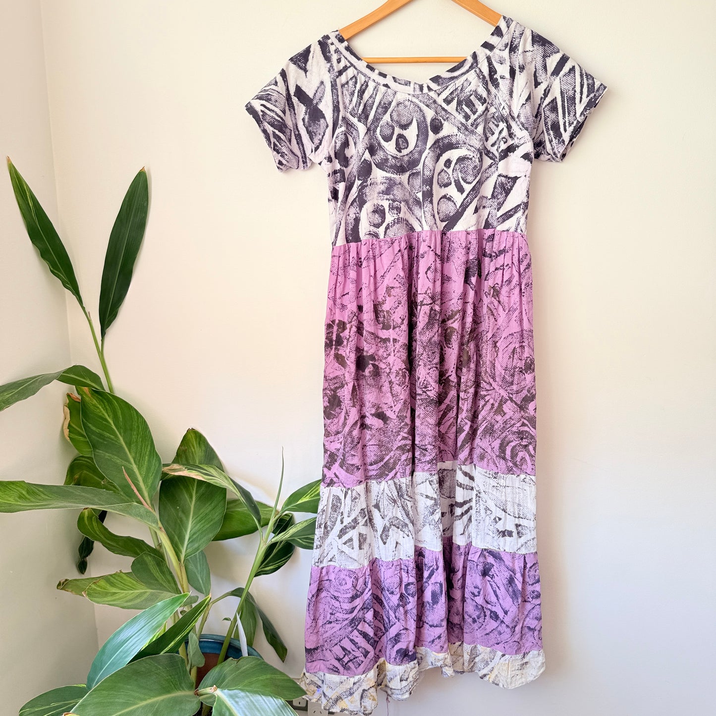 Brand Unknown U/Arm to U/Arm 48cm Batik-Style Maxi Dress
