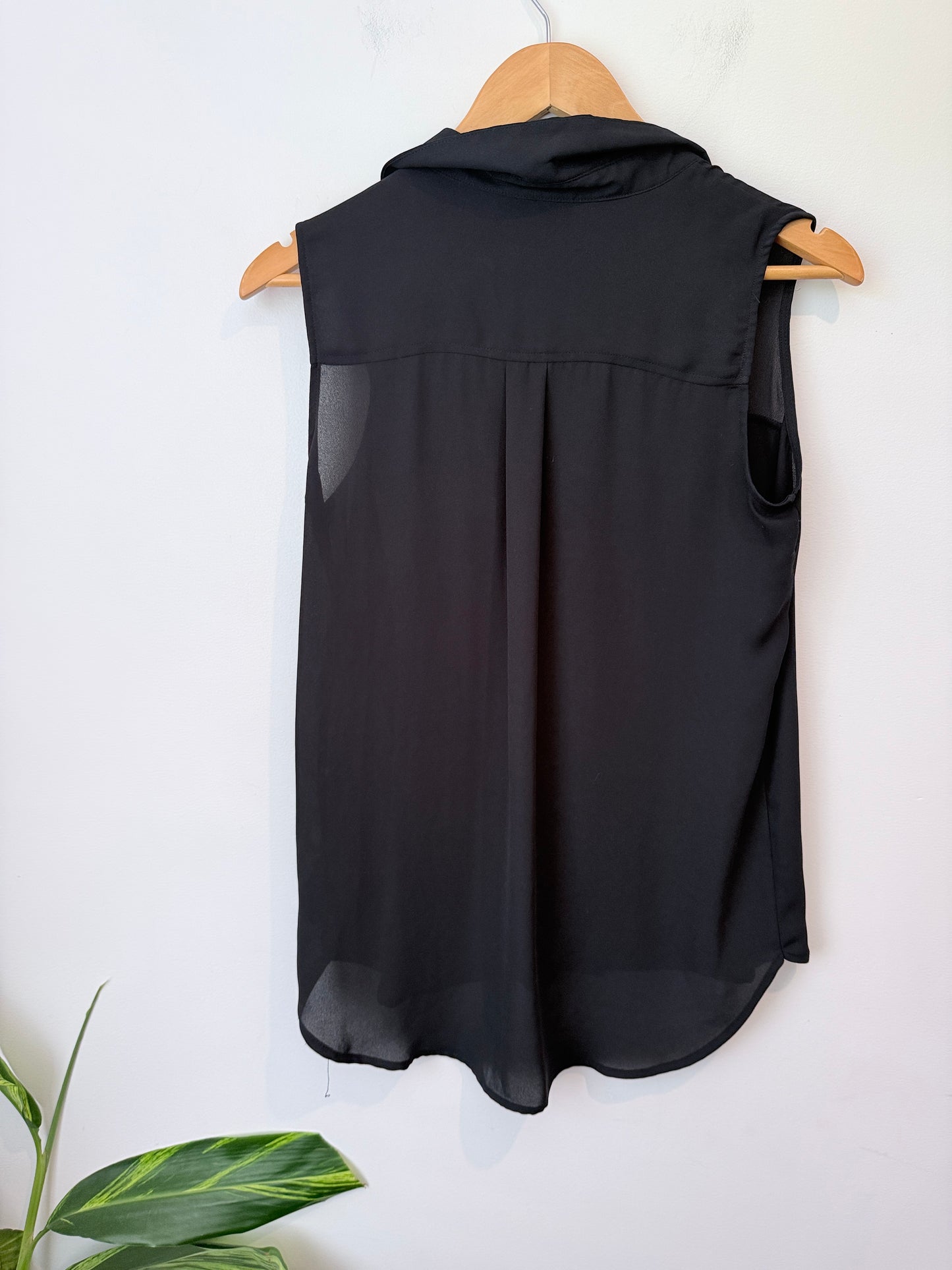 Who What Wear Size S Sleeveless Silk Shirt