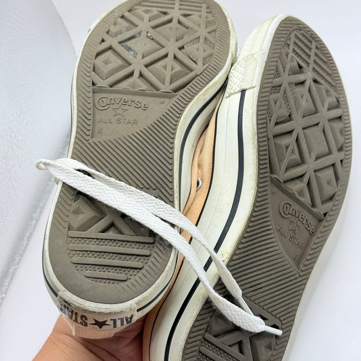 Converse Chuck Taylor All Star Low Top Peach – Size 9