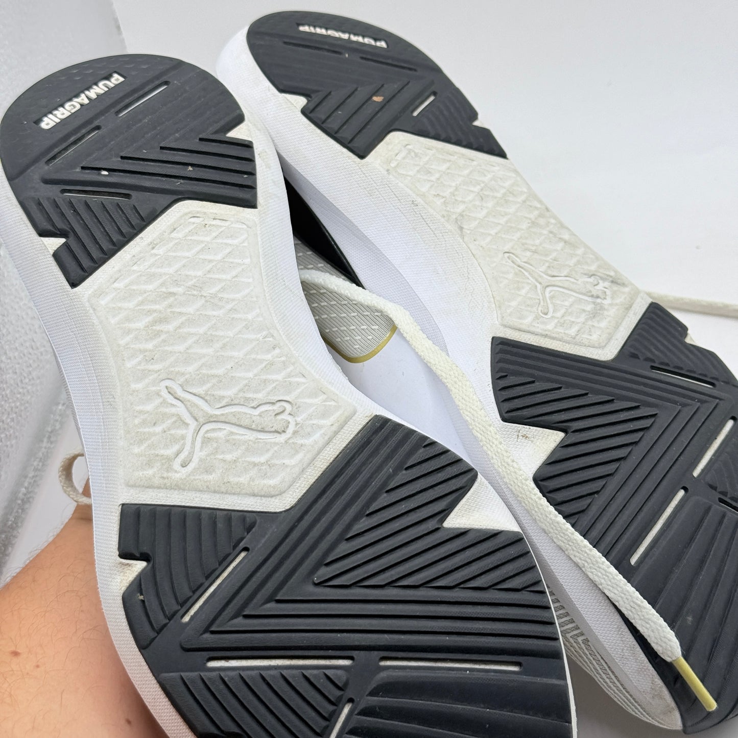 Women’s Puma Softride White & Gold Training Shoes - Size 40 / 9.5