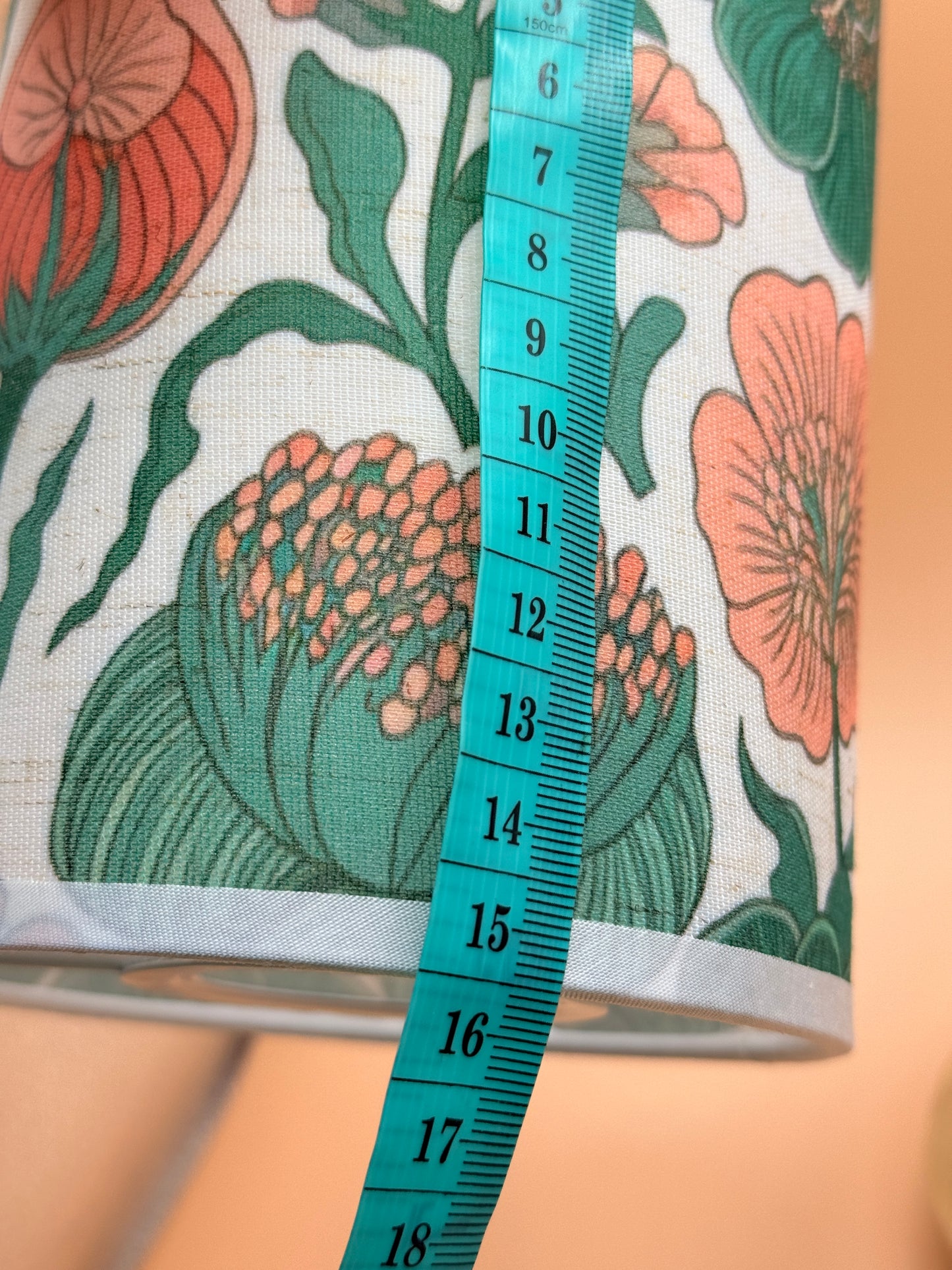 Floral USB Table Lamp