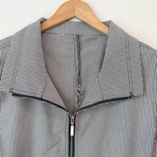 Black & White Pinstripe Zip-Up Jacket – U/Arm 57cm