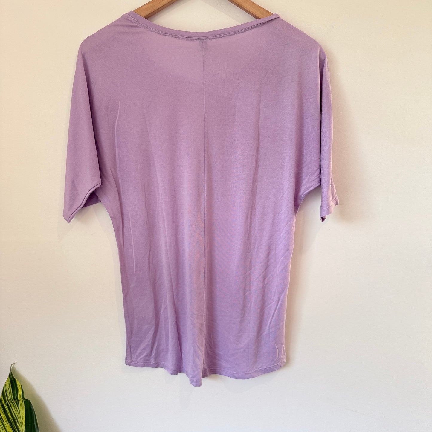Uniqlo Size M Purple Short-Sleeved T-Shirt