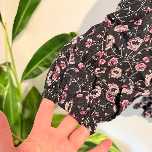 Brand Unknown Long-Sleeve Floral Blouse – 54cm U/Arm