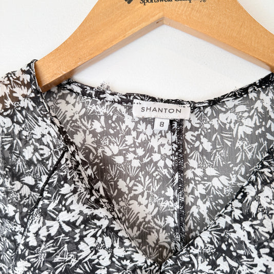 Shanton Size 8 Floral Print Sleeveless Blouse