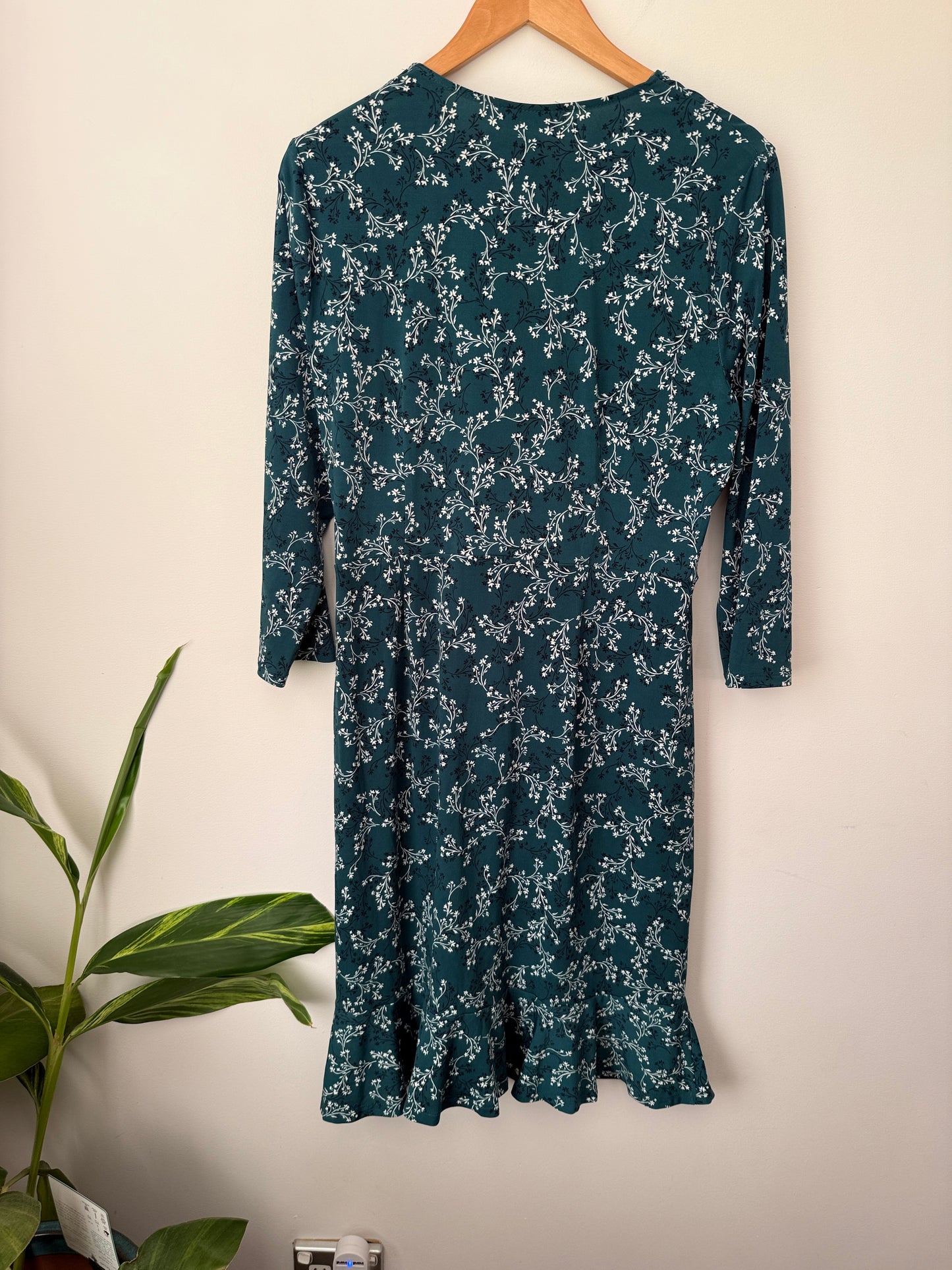 Jacqui.E Size L Faux Wrap-Style Dress