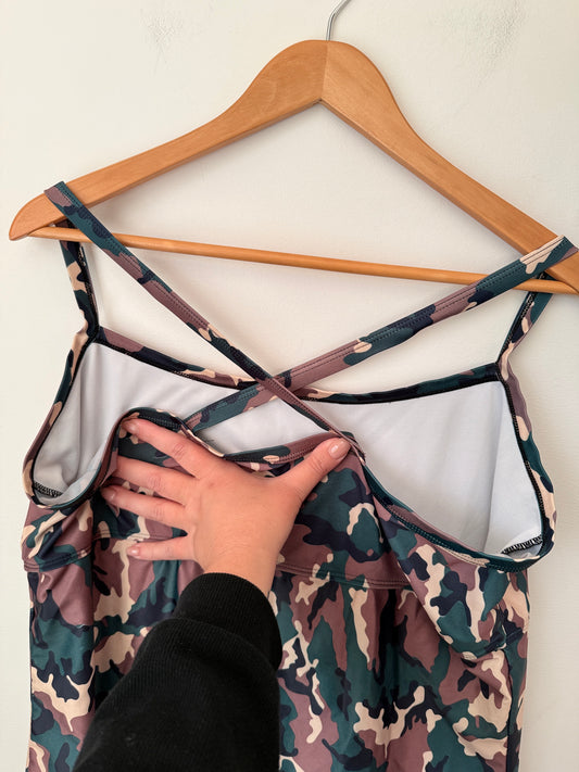Brand Unknown Size U/Arm to U/Arm 54cm Camouflage Pattern Top