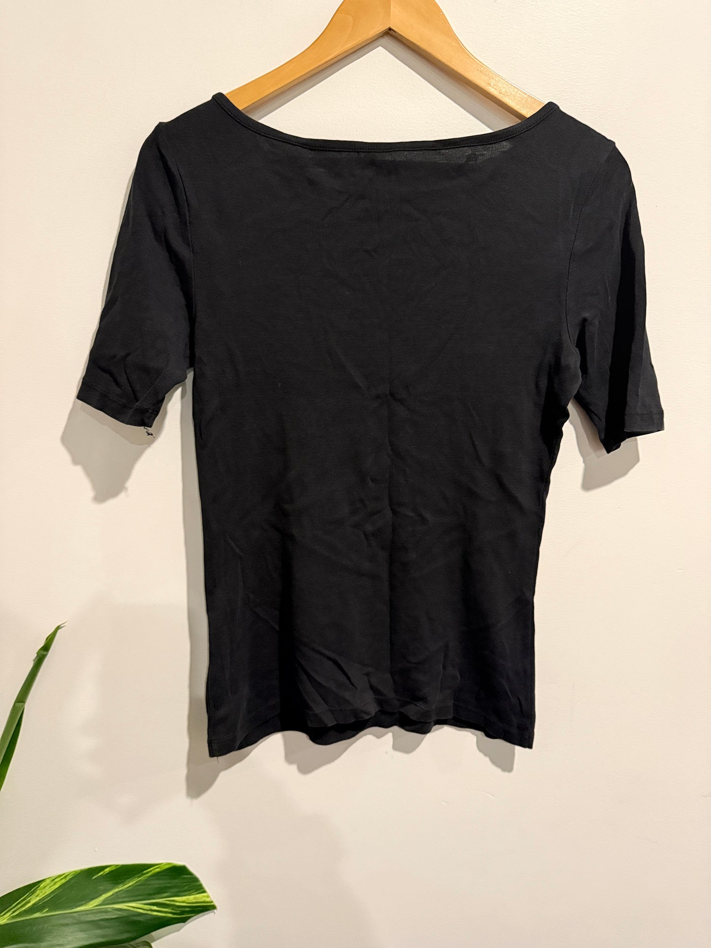 Tommy Hilfiger Size M Black T-Shirt