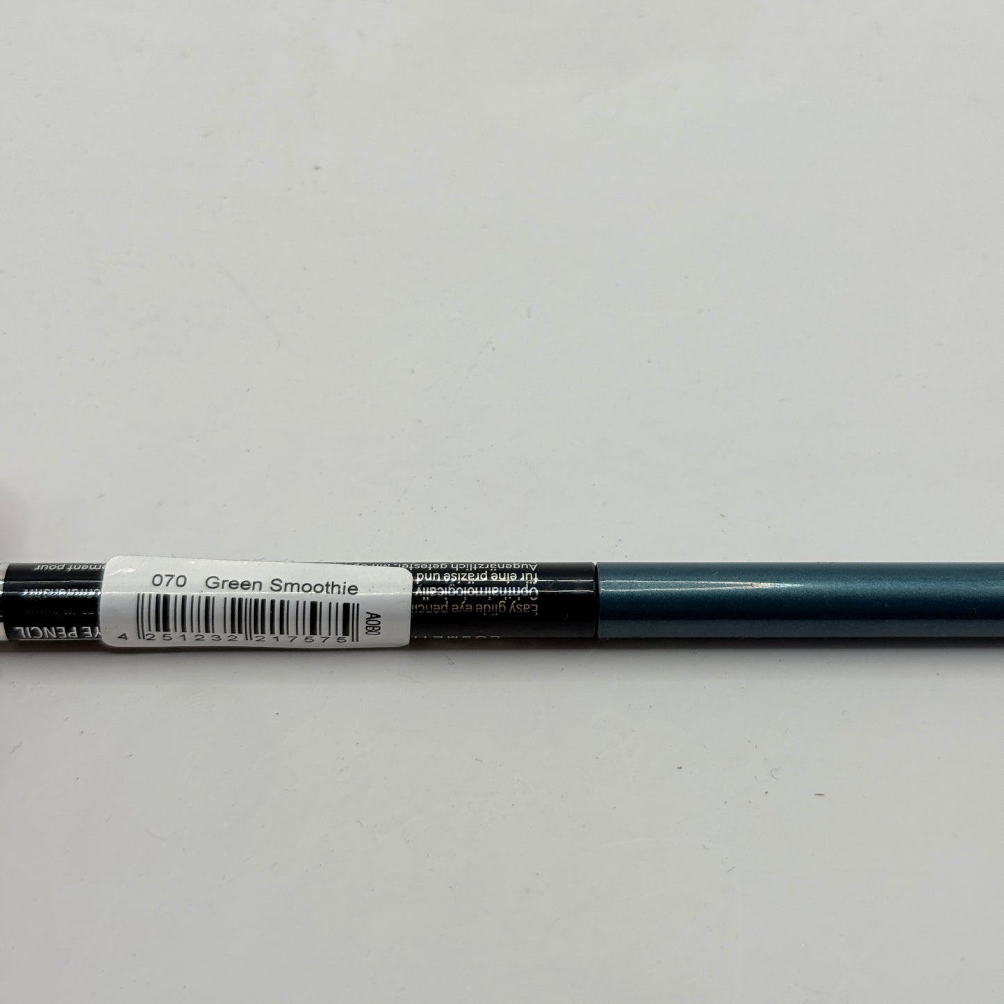 Catrice 18H Colour & Contour Eye Pencil – 070 Green Smoothie (0.3g)