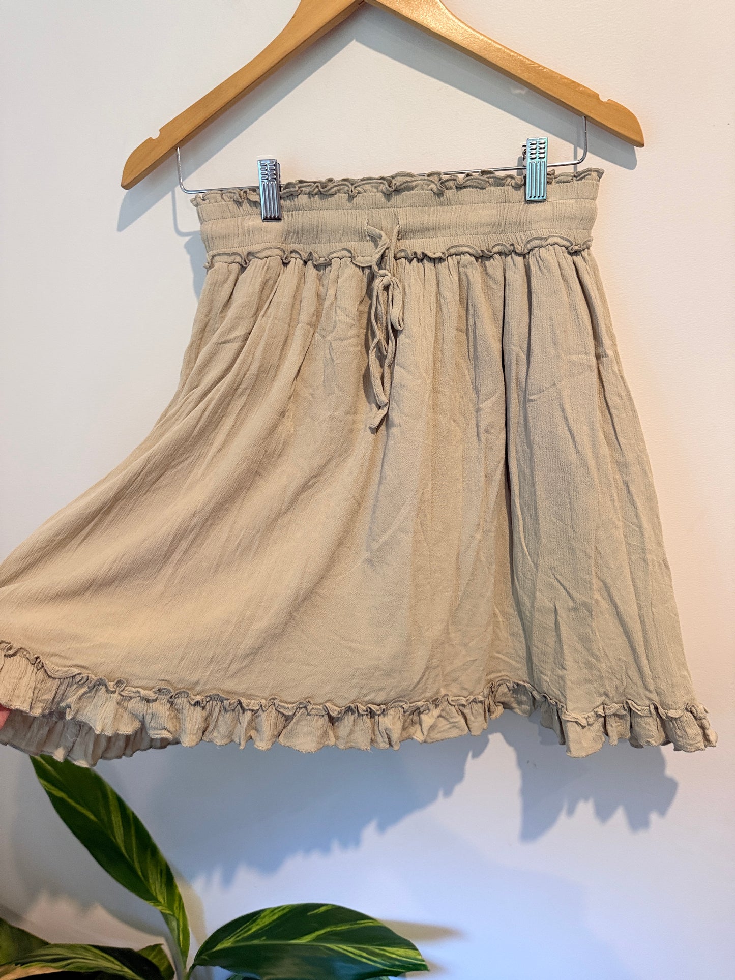 BNWT Paper Plane Boutique Size L Ruffled Skirt