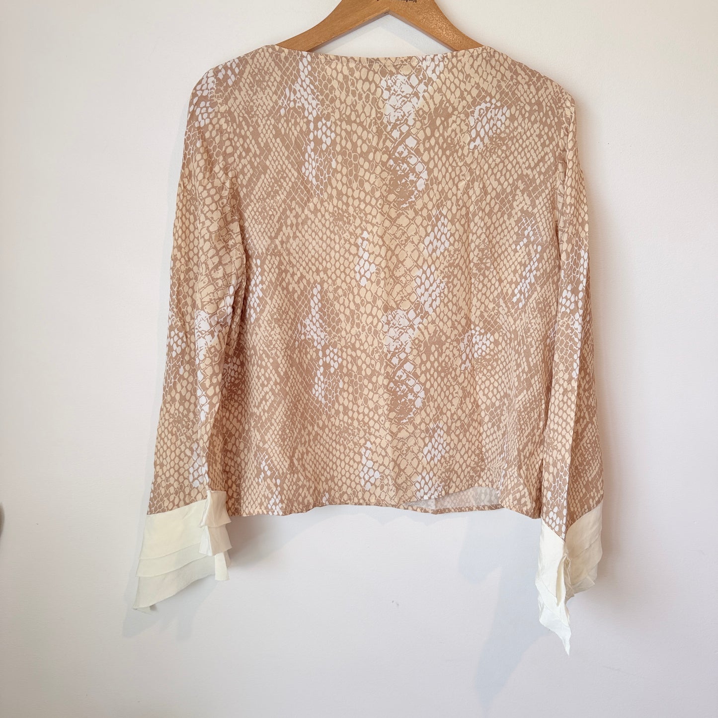 Karen Walker Size 6 Snakeskin Print 100% Silk Top
