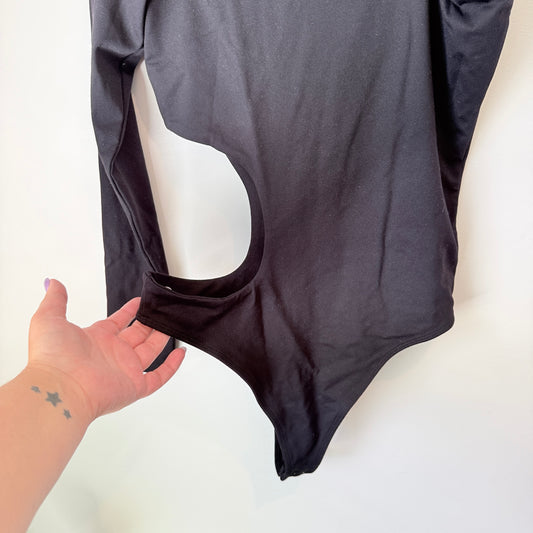 Glassons Asymmetrical Cut-Out Long Sleeve Bodysuit – Black Size M