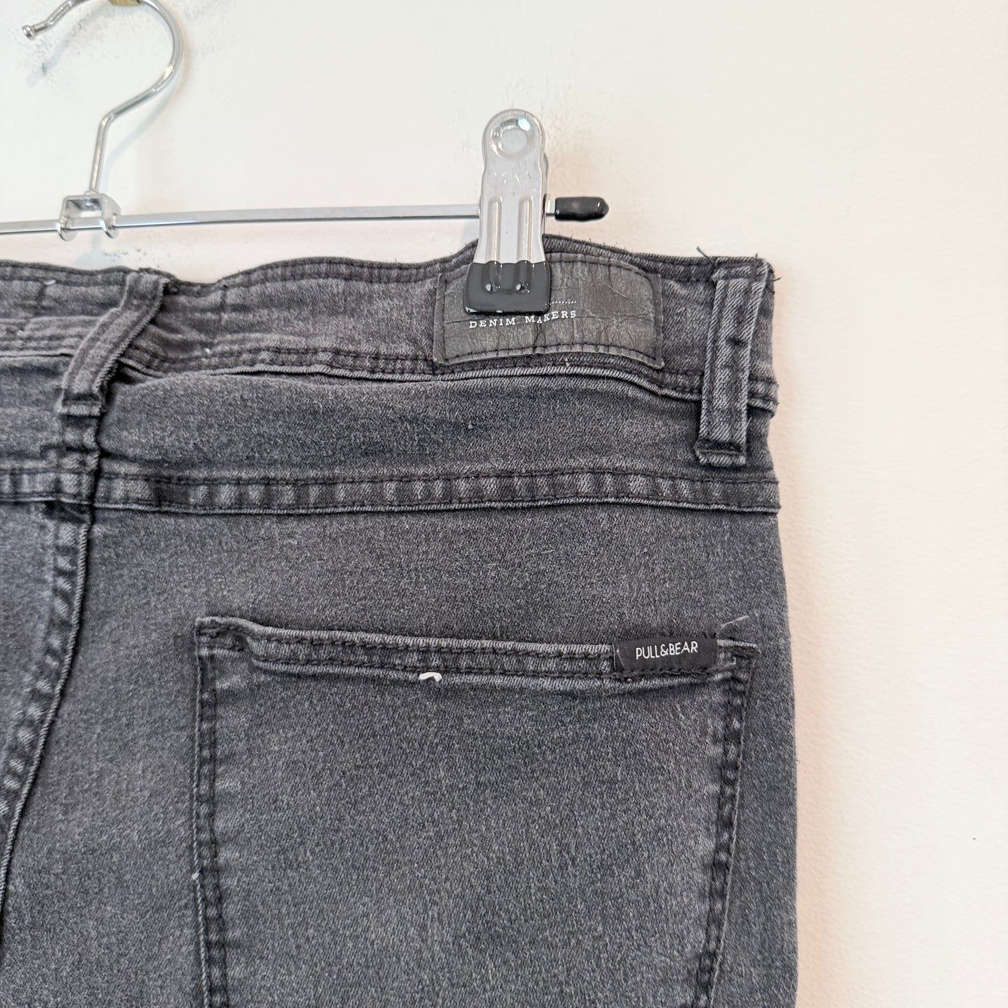 Pull & Bear Size 38 EUR Skinny Fit Distressed Jeans