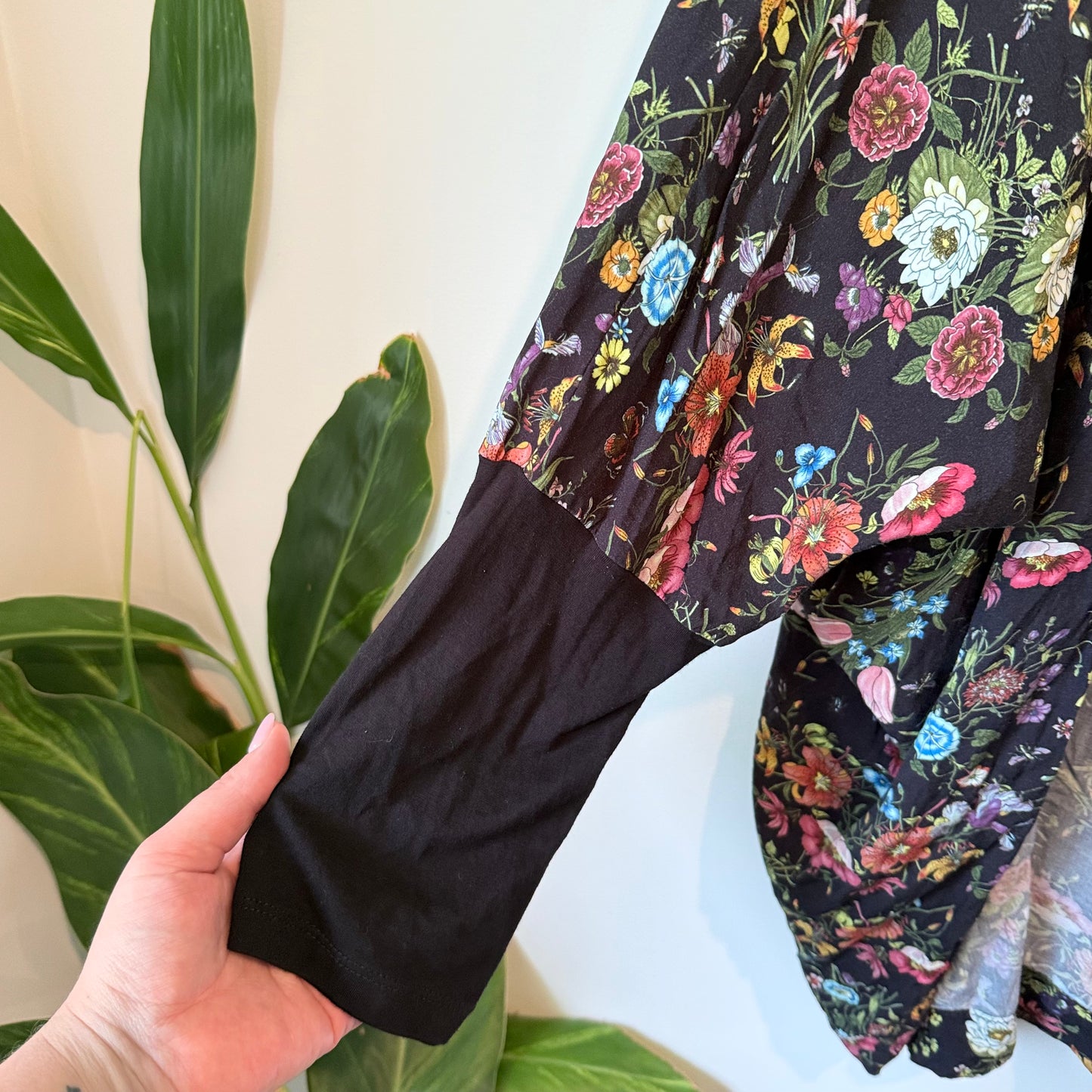 NOOZ (NZ) One Size Drape Front Floral Cardi