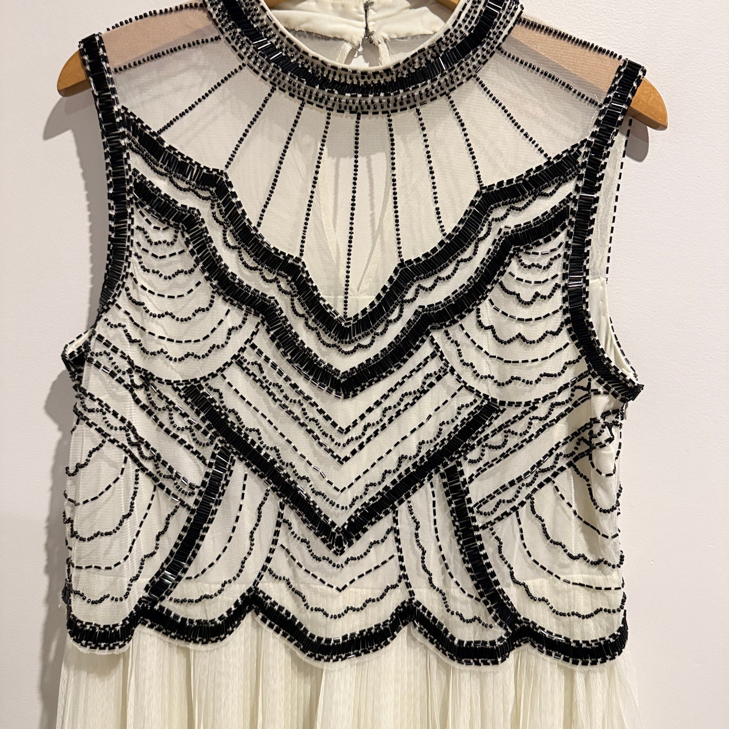 Kaleidoscope Size 44 White Sleeveless Dress