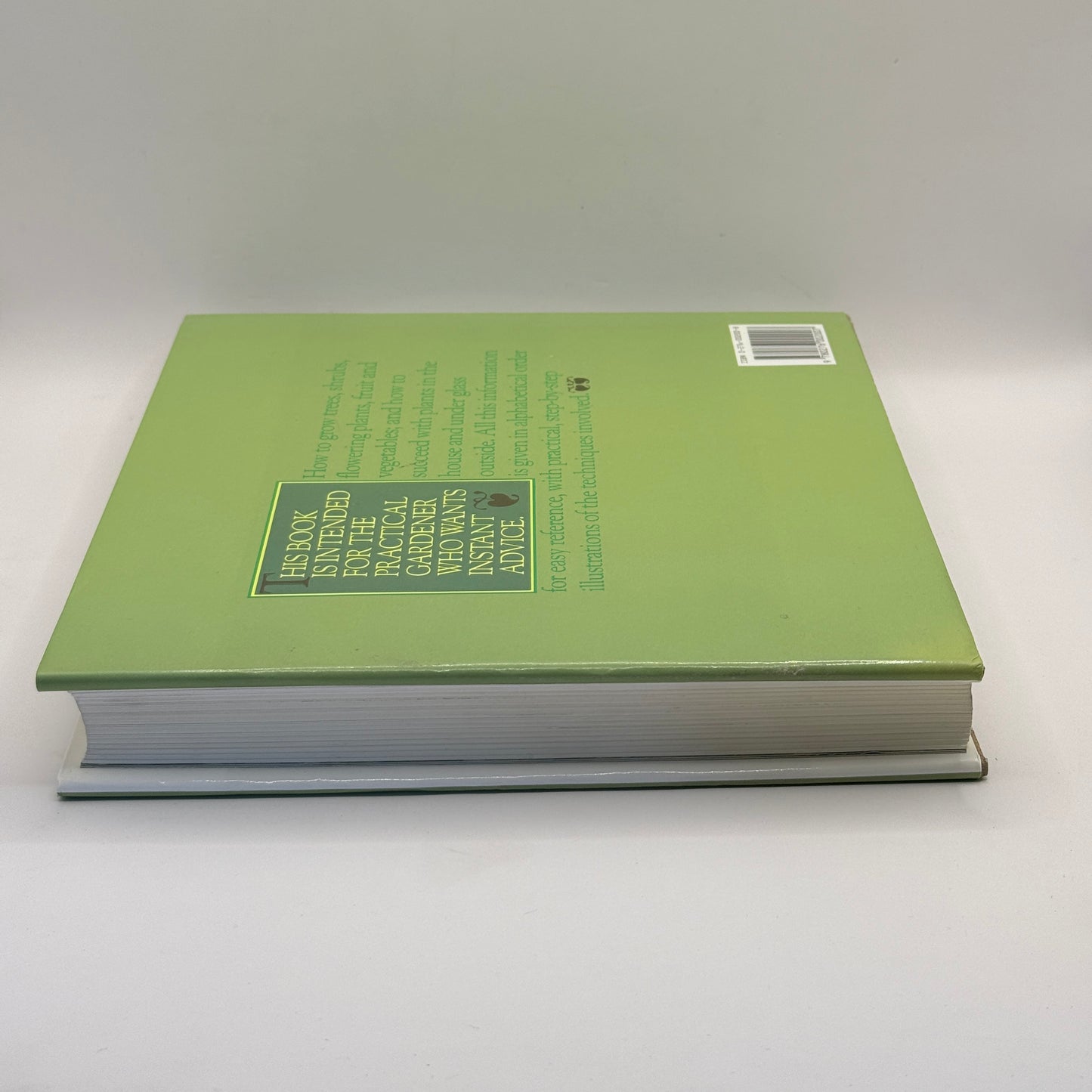 New Illustrated Guide to Gardening by Reader’s Digest