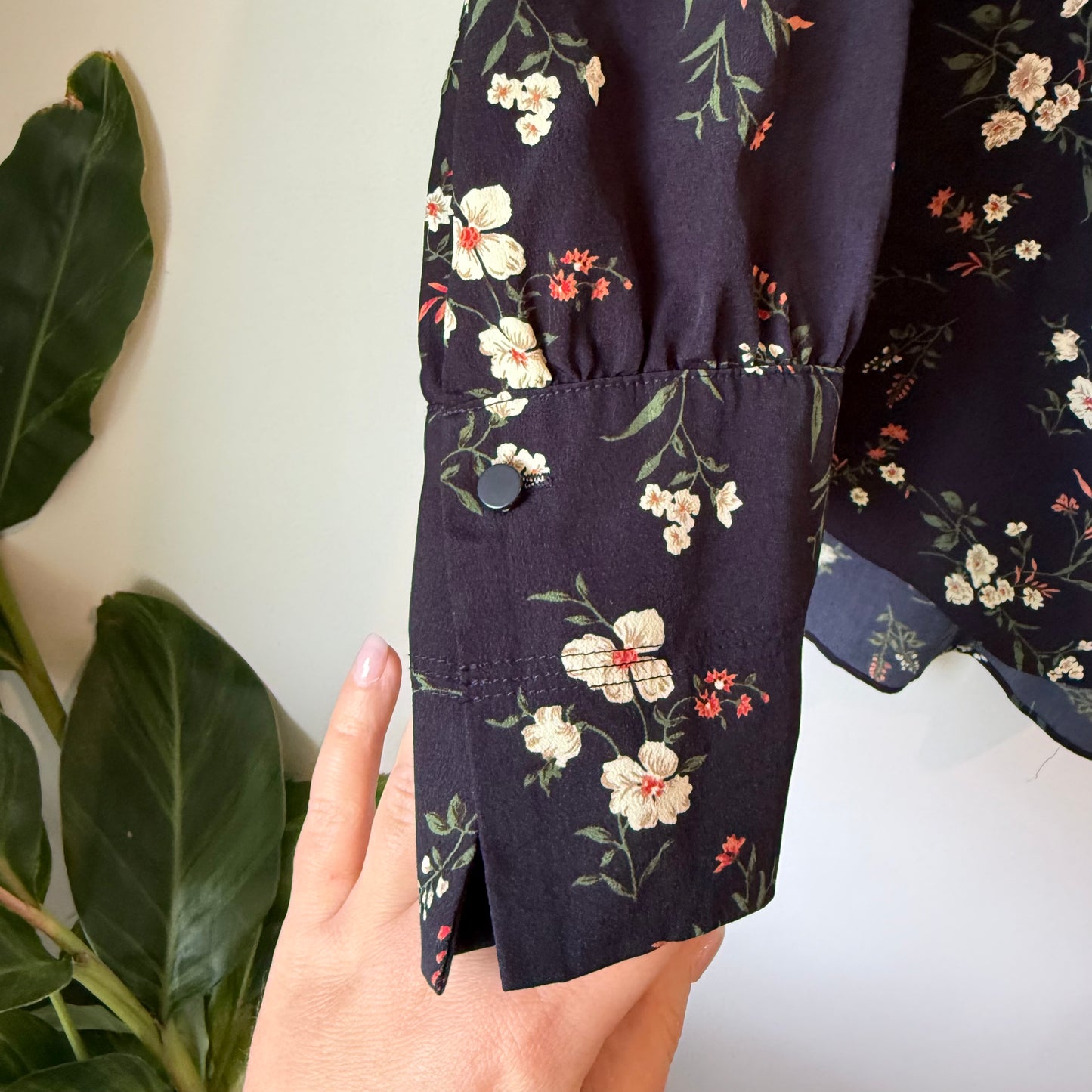 JOINUS Long-Sleeved Floral Blouse - 95cm Chest