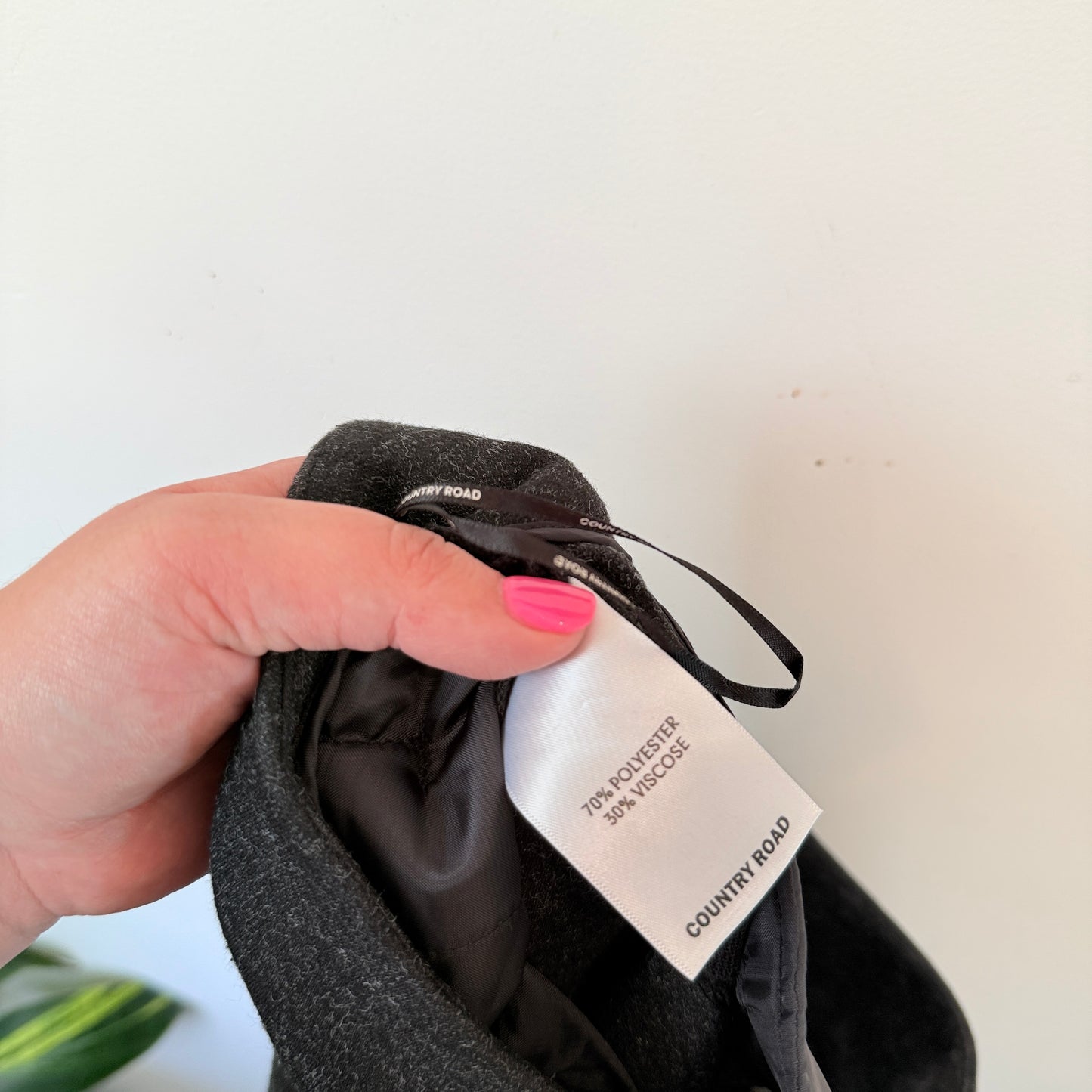 Country Road Size 4 Dark Gray Pleated Trousers