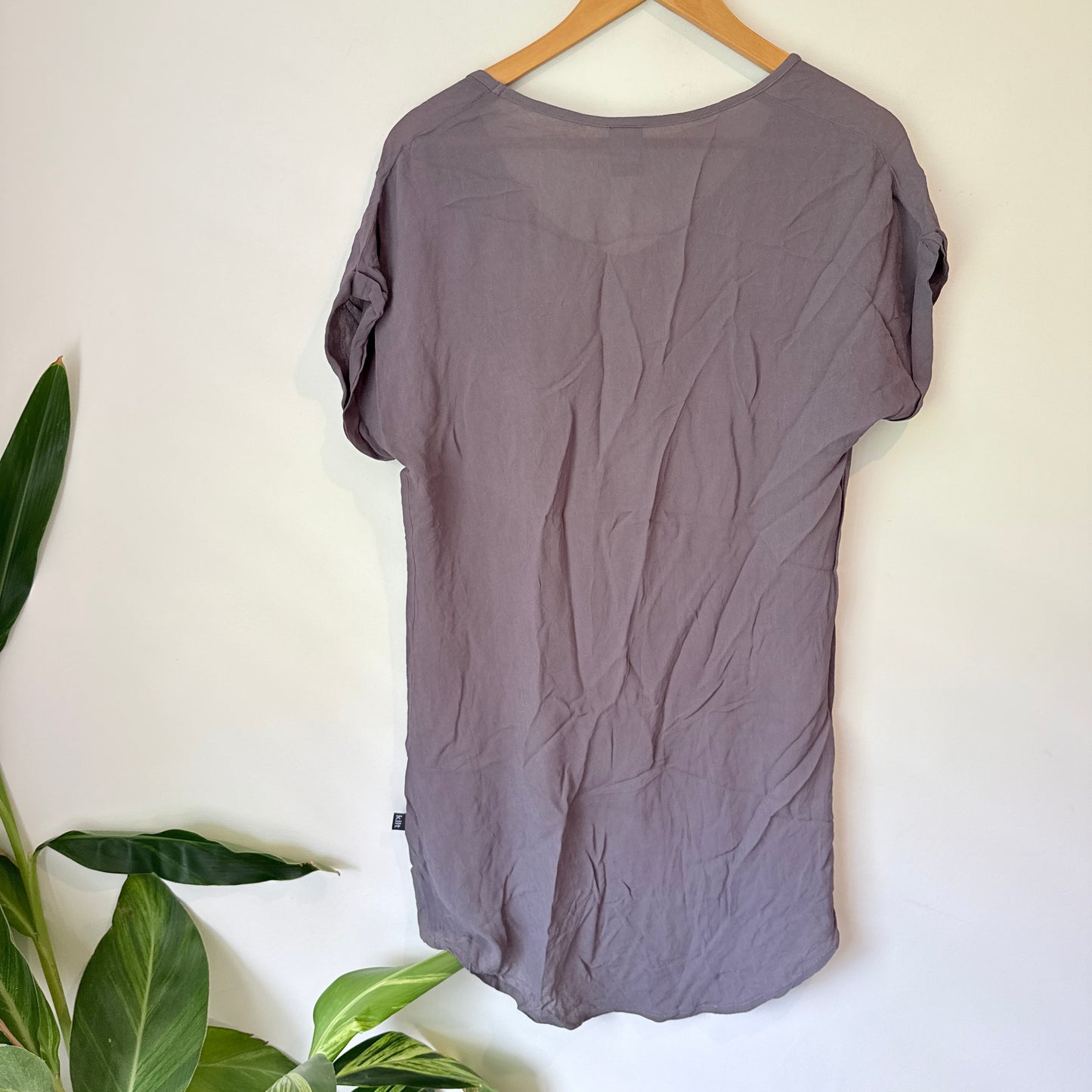 kilt (NZ) V-Neck Short Sleeve Tunic Top – Size 8