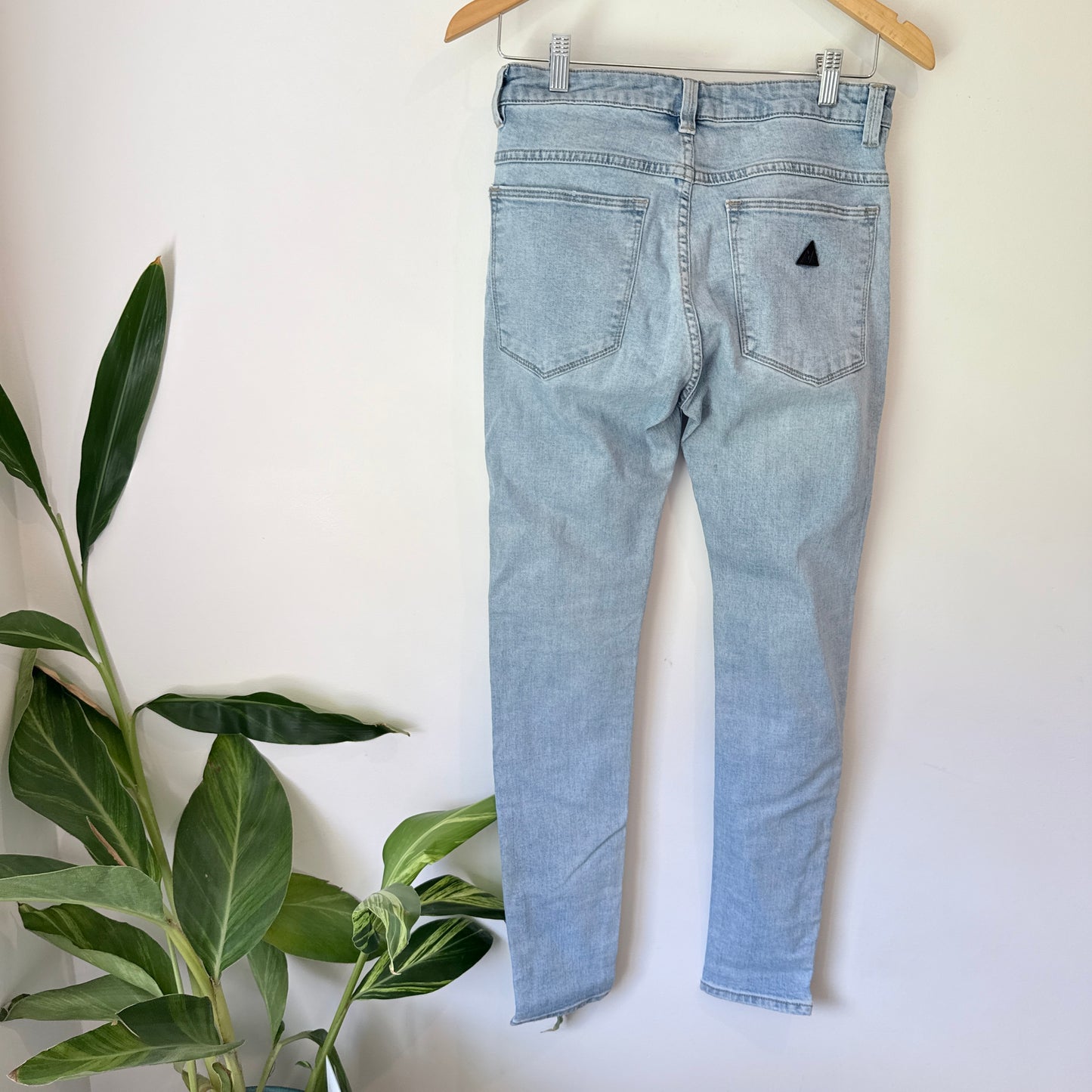 A Brand Dropped Skinny Size 28 Light-Wash Jeans