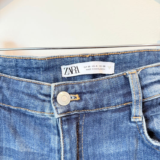 Zara Size 6 Mid-Rise Distressed Denim Skinny Jeans