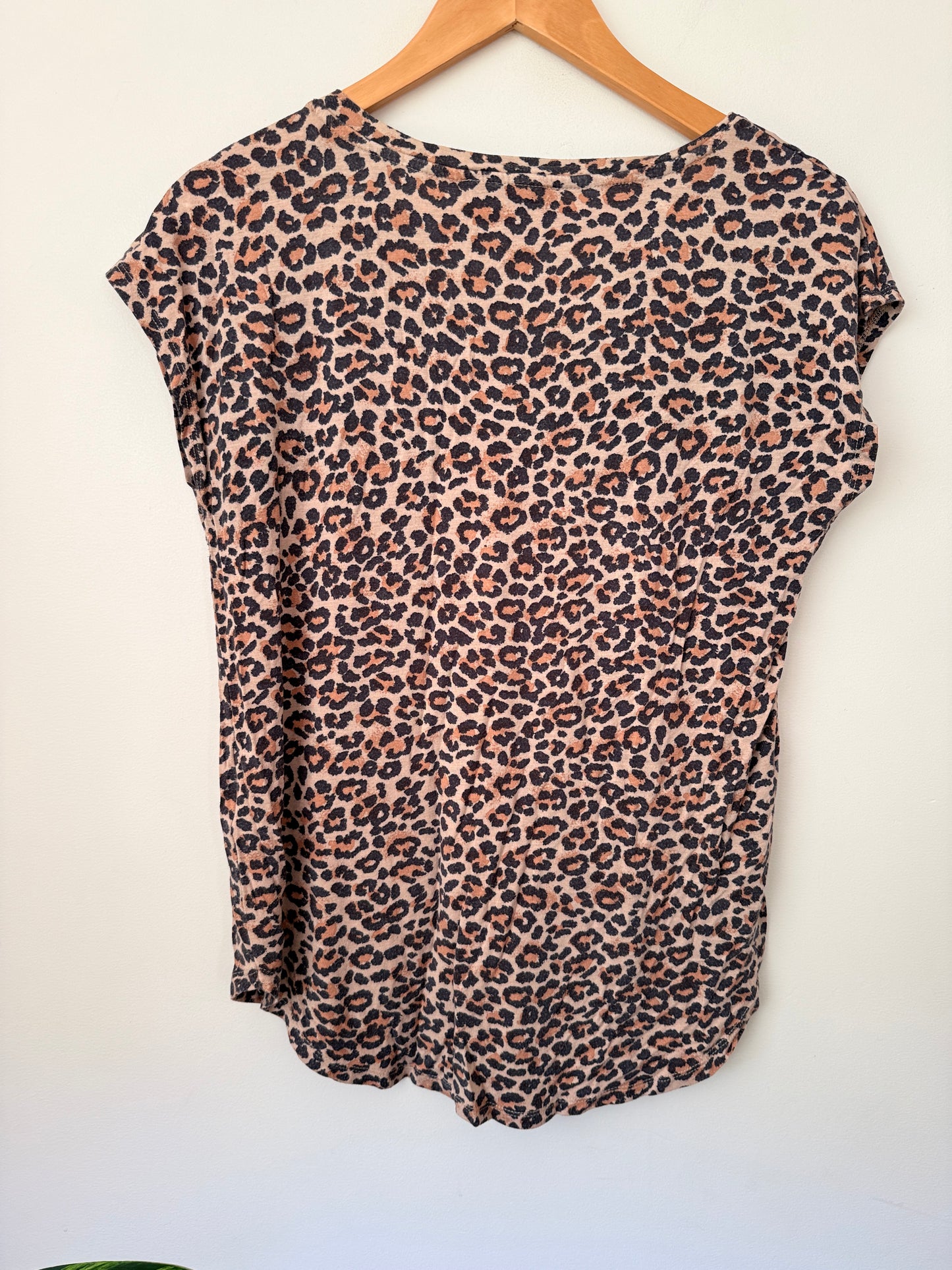 Just Jeans Size XS Leopard Print V-Neck T-Shirt