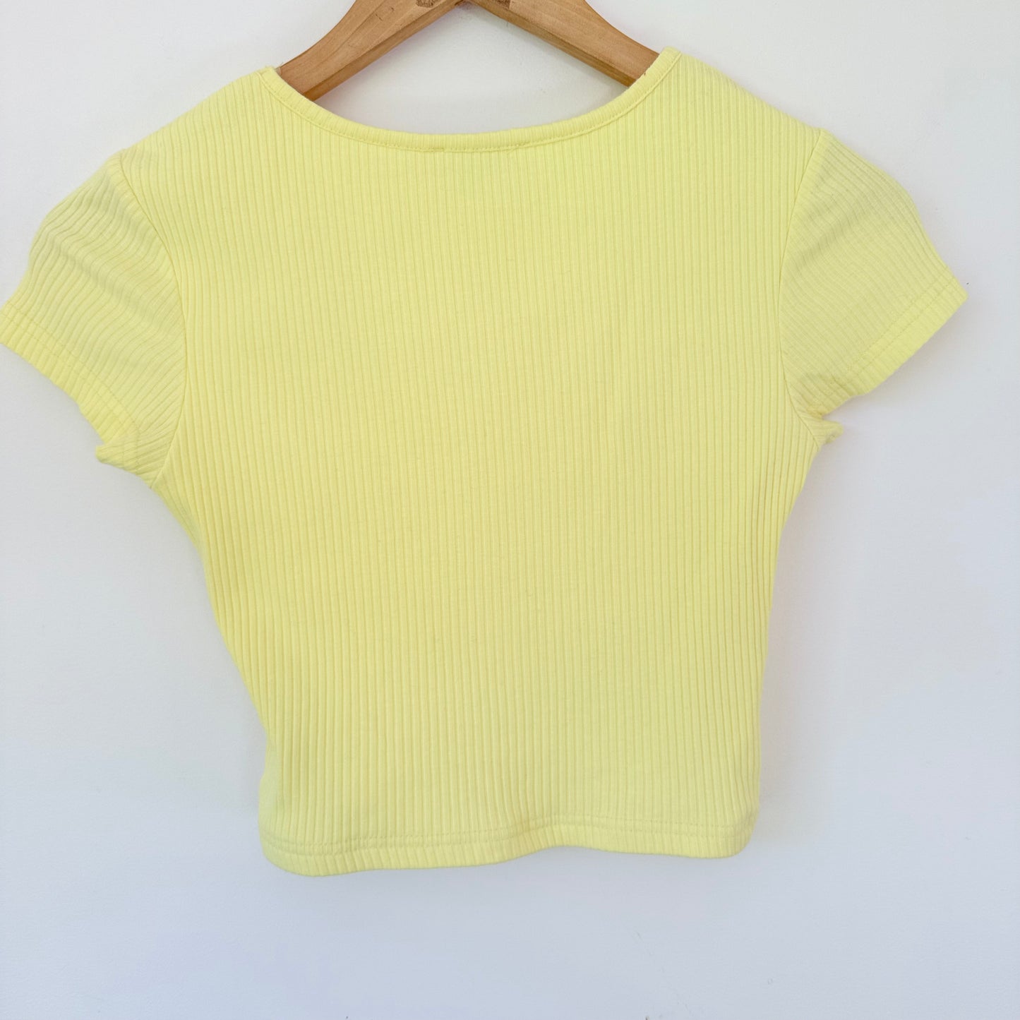 Tiger Mist Yellow Crop Top – Short Sleeve, Trendy Style, XS