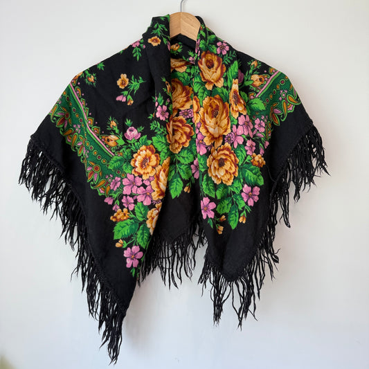 Traditional Russian Pavlovo Posad Shawl